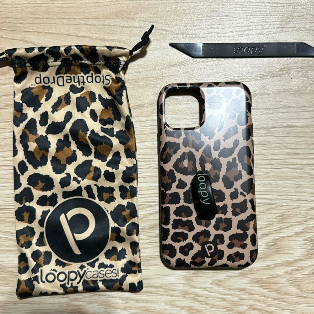 Loopy Phone Case. Leopard Matte Black. iphone 11 pro with extra loop